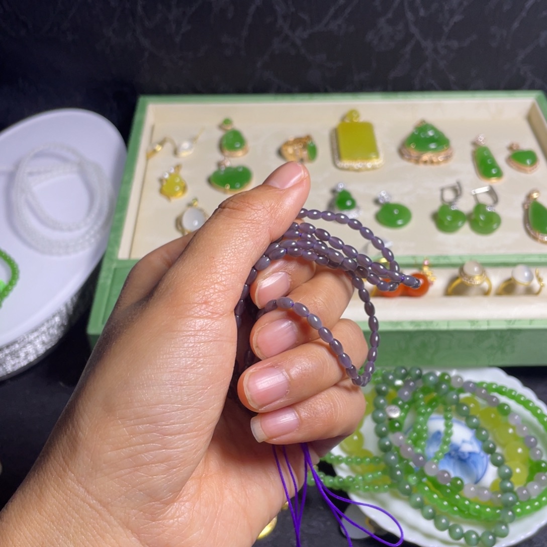 明***兔和田玉未镶嵌手串