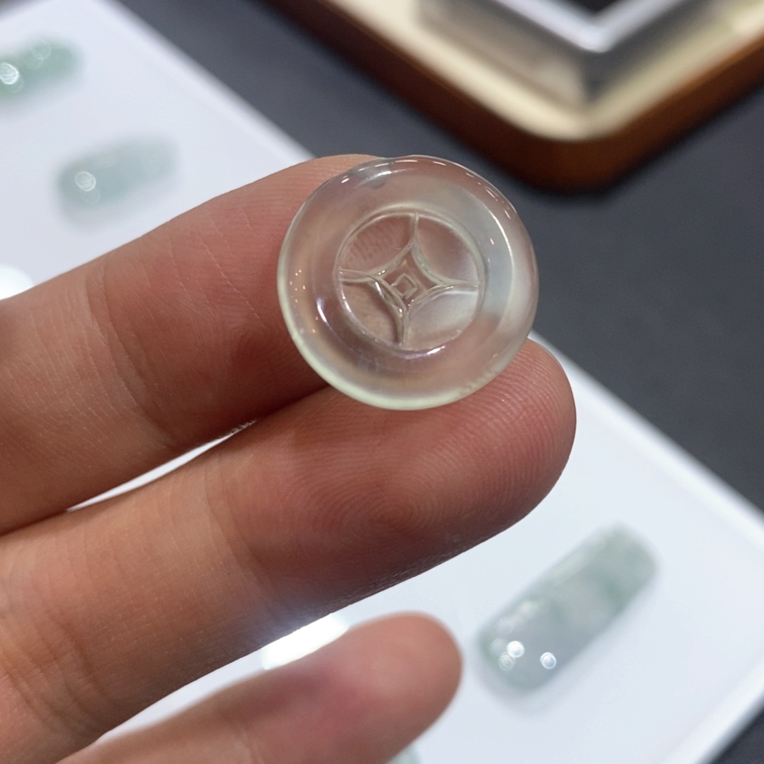 定制翡翠未镶嵌缅甸天然翡翠玻璃种钱币吊坠