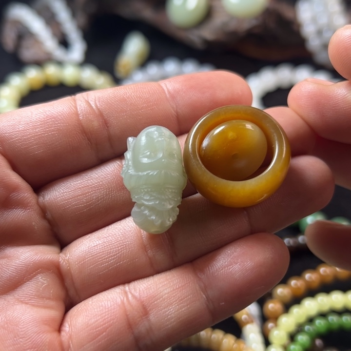 @***祥和田玉未镶嵌手串