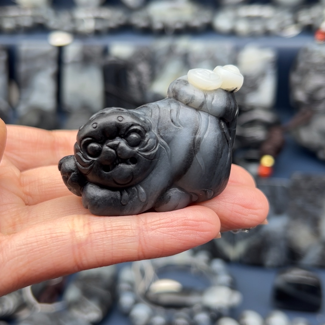 和田玉把件未镶嵌烟**圈