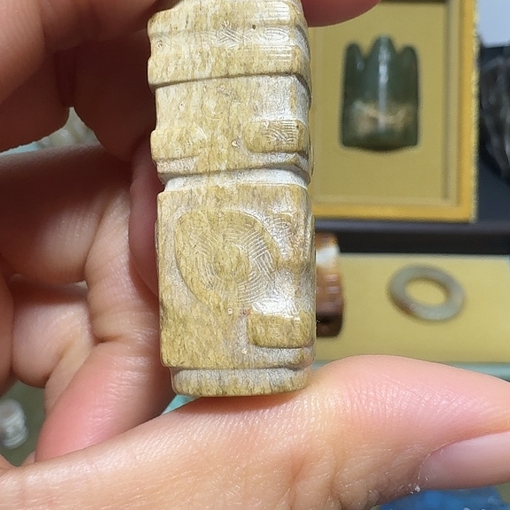 雲***揚和田玉未镶嵌颈饰