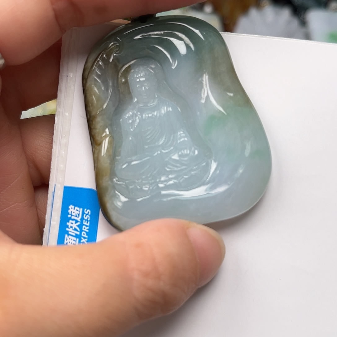 千***风翡翠未镶嵌颈饰翡翠