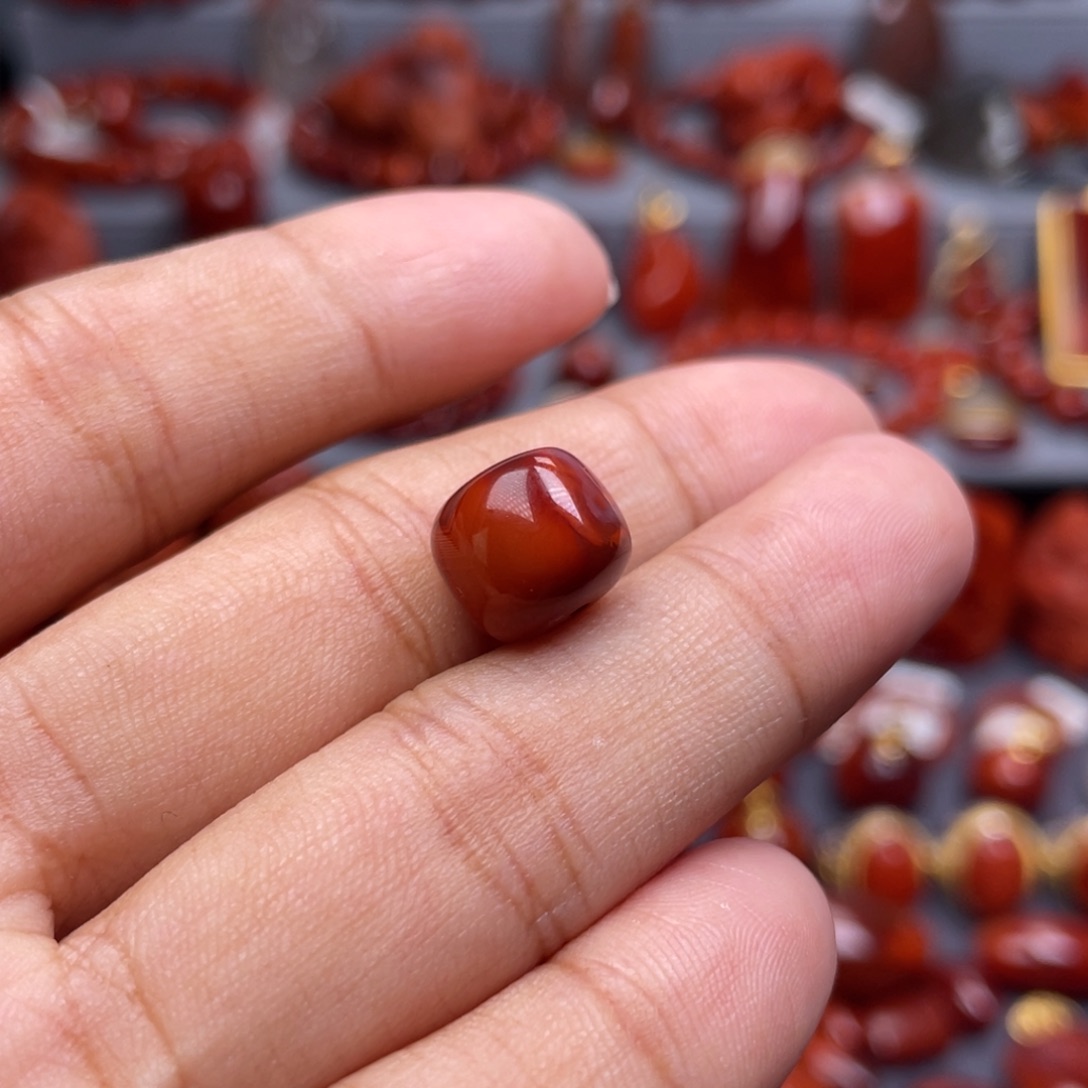 快****南红玛瑙未镶嵌珠宝奇石