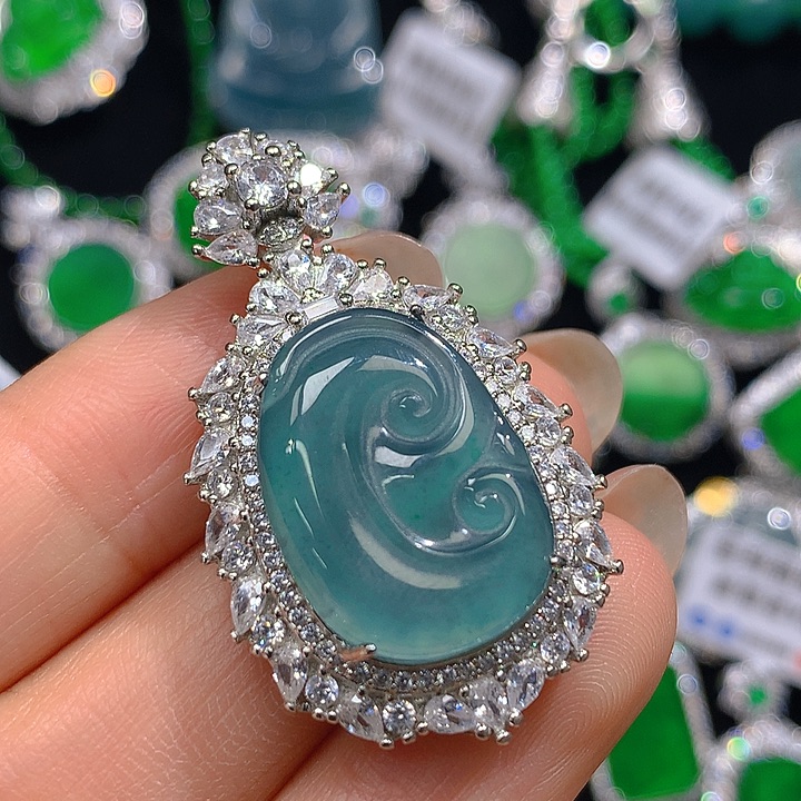 翡翠颈饰未镶嵌翡翠