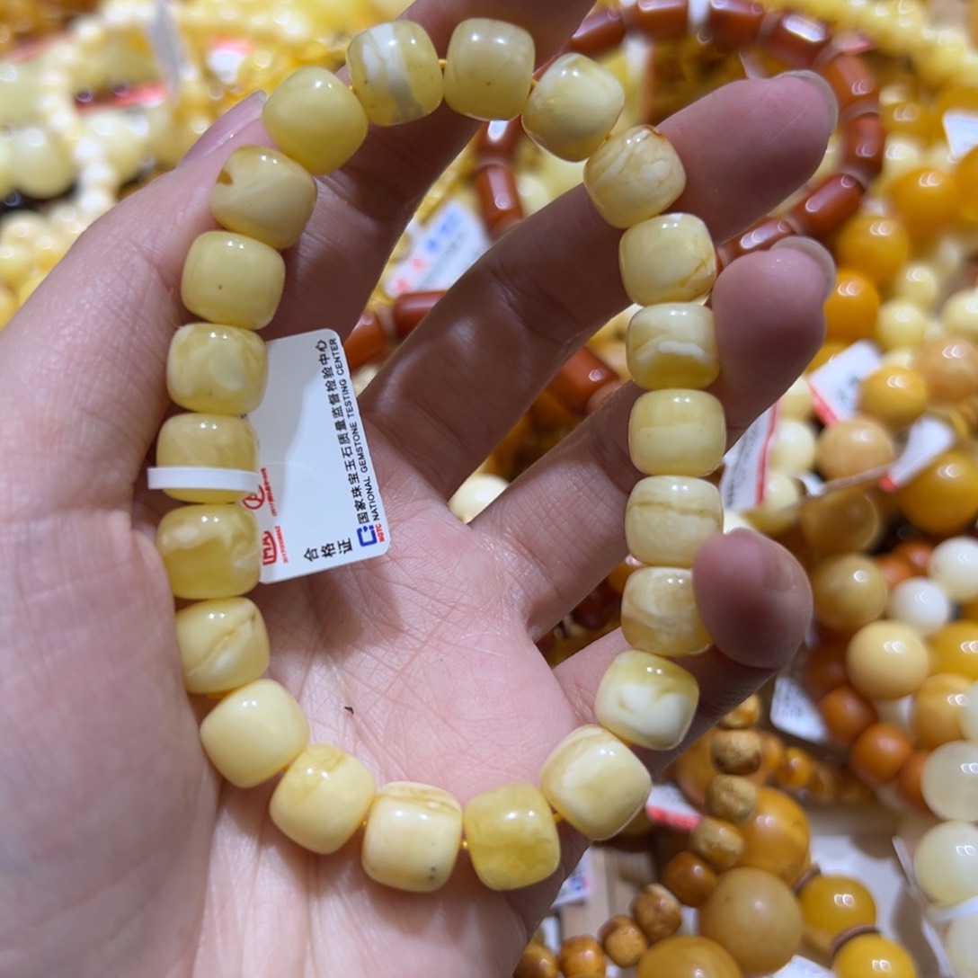 琥珀珠宝奇石未镶嵌