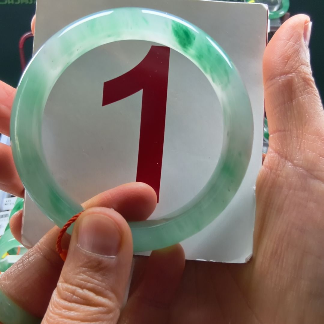 石英质玉（非洲翠）未镶嵌手镯