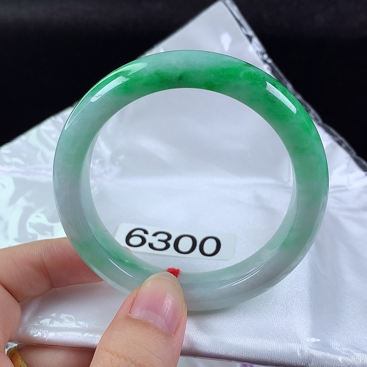 翡翠未镶嵌手镯54圈