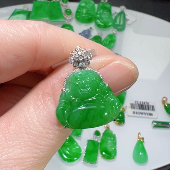 颈饰18K金镶嵌翡翠