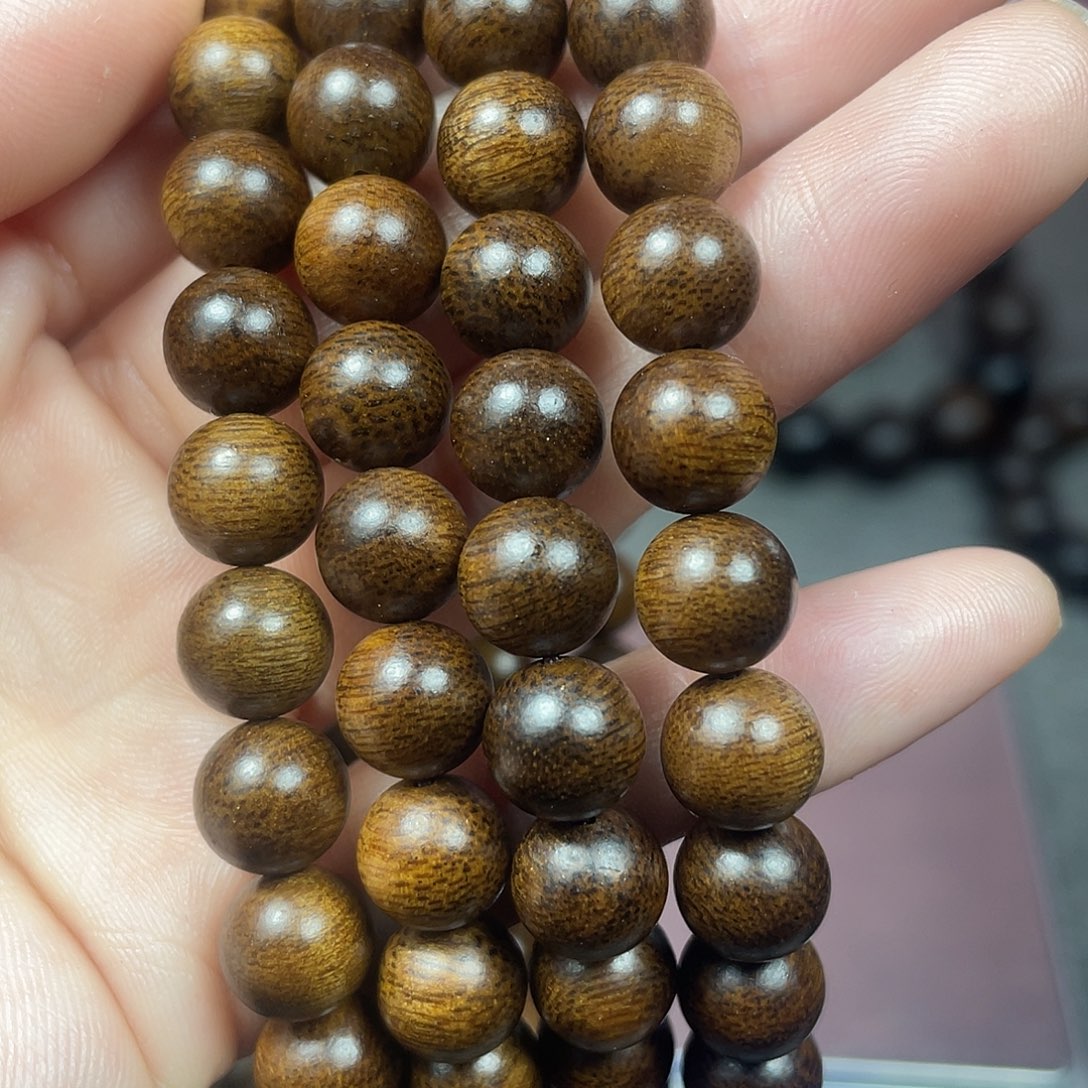 用***6沉香手串芽庄白棋