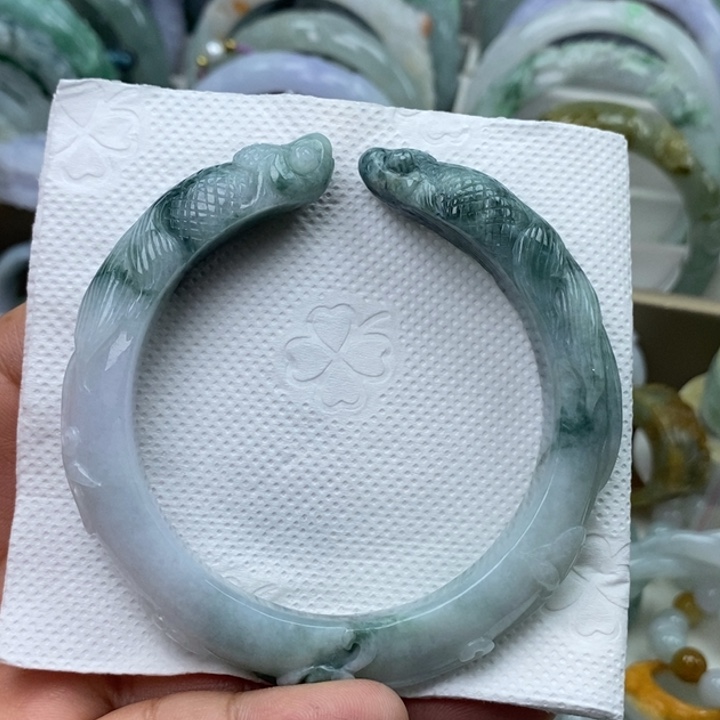 翡翠未镶嵌手镯56.6荷叶鱼