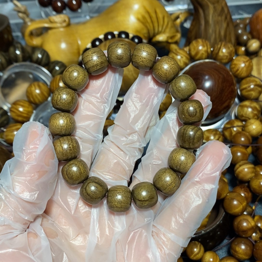 金丝楠木雕工艺品12