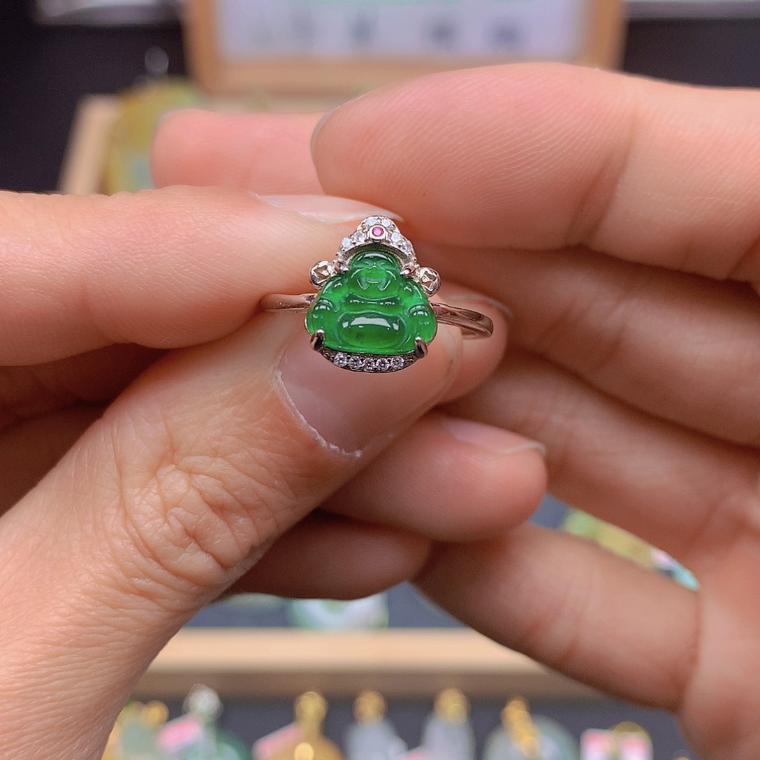 翡翠颈饰未镶嵌翡翠