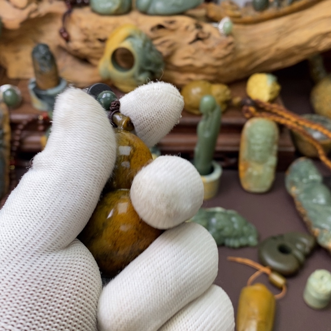 快***吧岫岩河磨玉（透闪石质玉）未镶嵌挂件