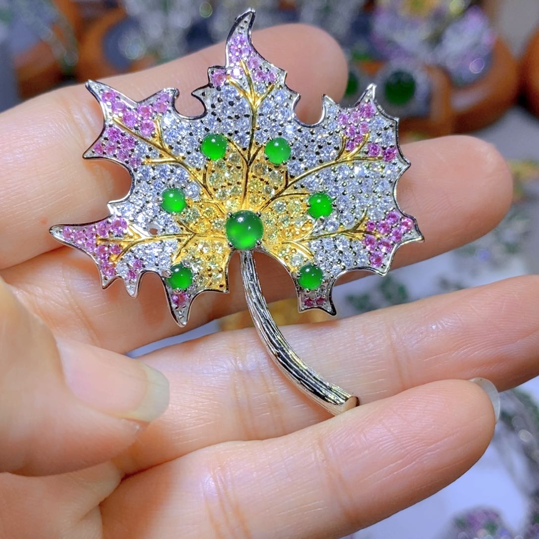 翡翠颈饰银S925镶嵌天然翡翠