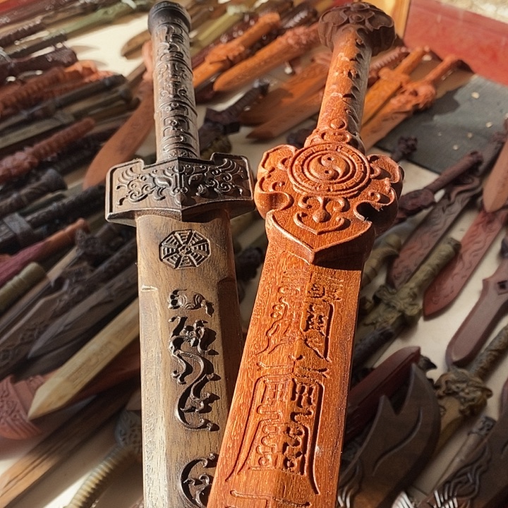 一***衣紫檀木类成套家具