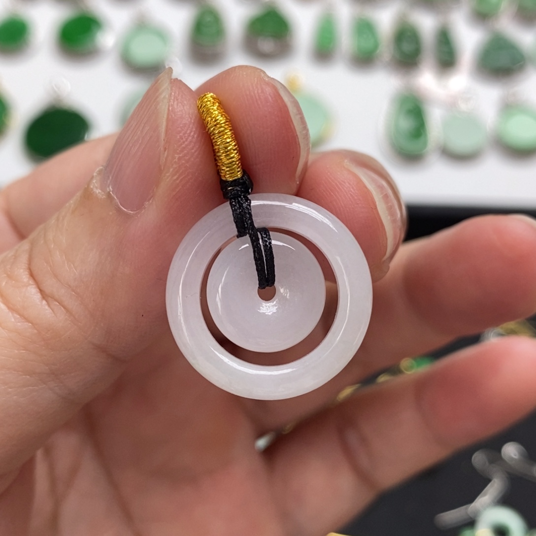 翡翠未镶嵌吊坠(不含链)有纹裂