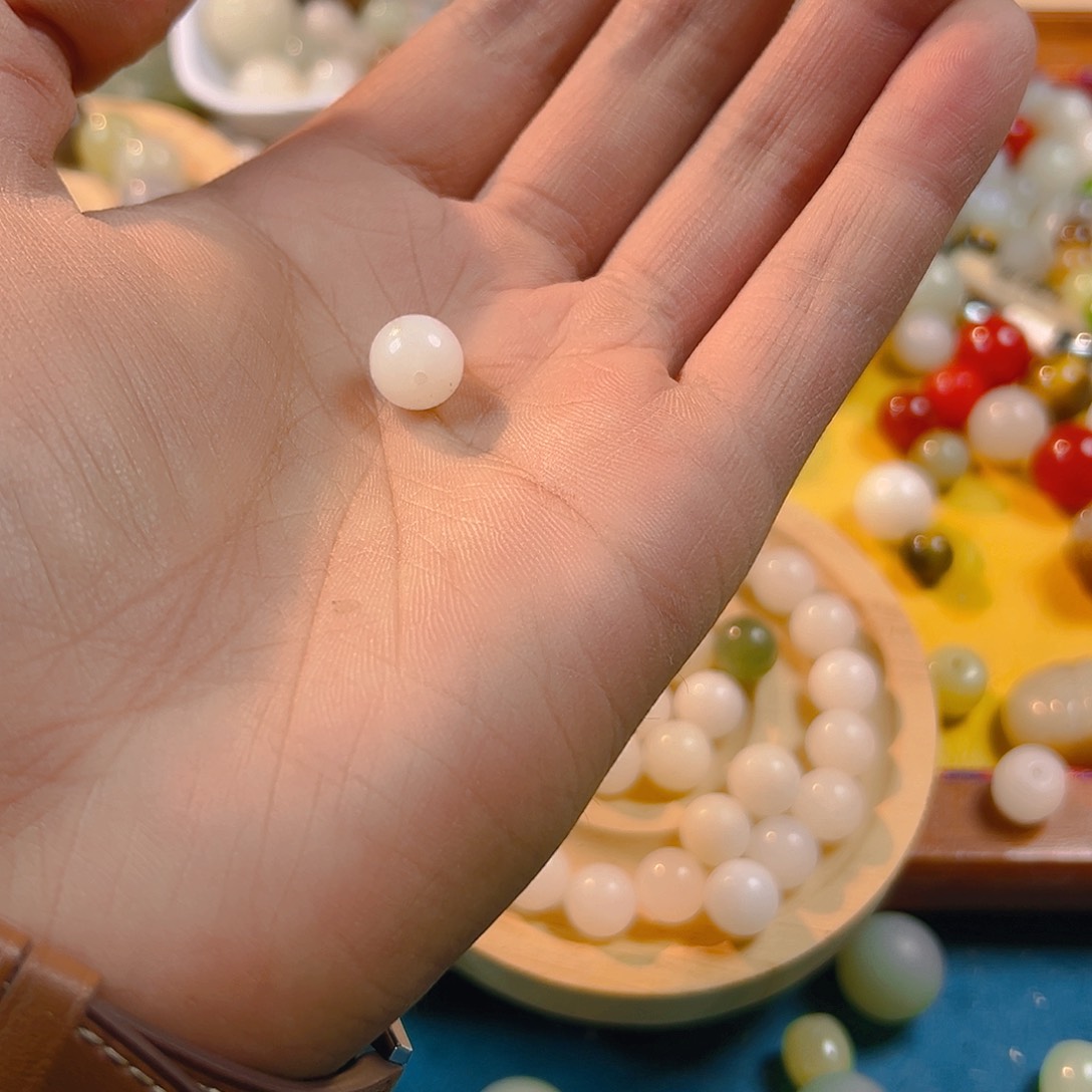 和田玉卡10散珠未镶嵌