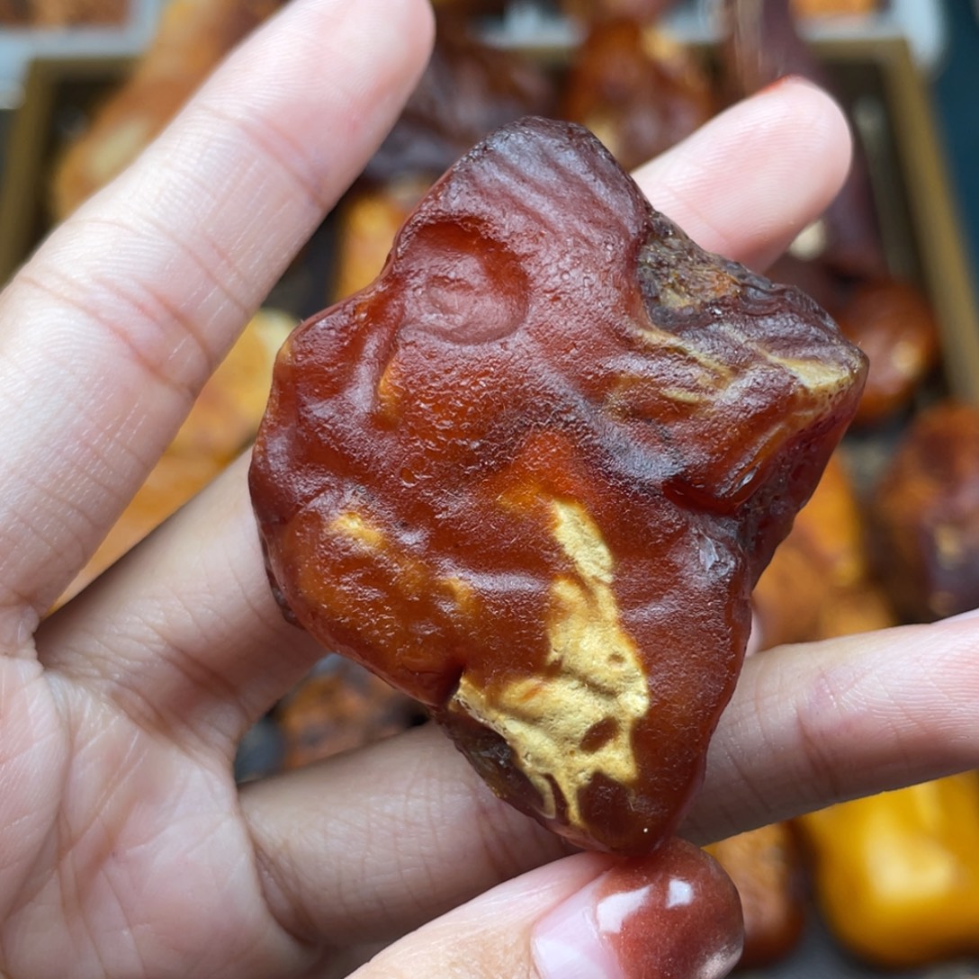 琥珀未镶嵌珠宝奇石