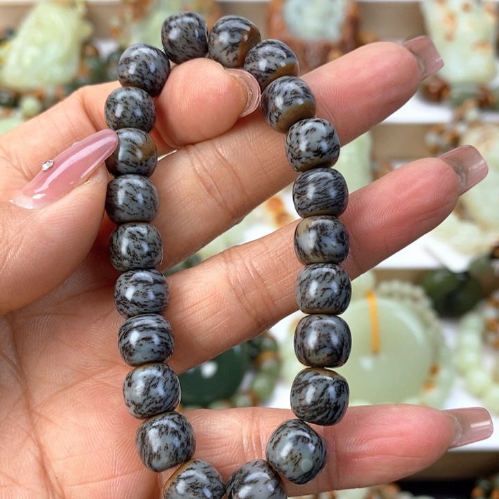 【闪购商品】透闪石质玉手串未镶嵌