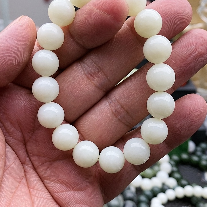 【闪购商品】未镶嵌手链和田玉12白