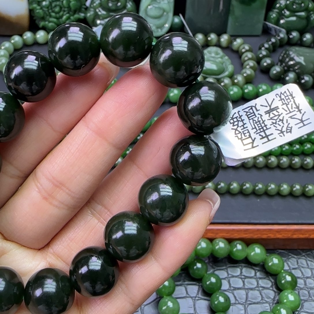 和田玉未镶嵌珠宝奇石