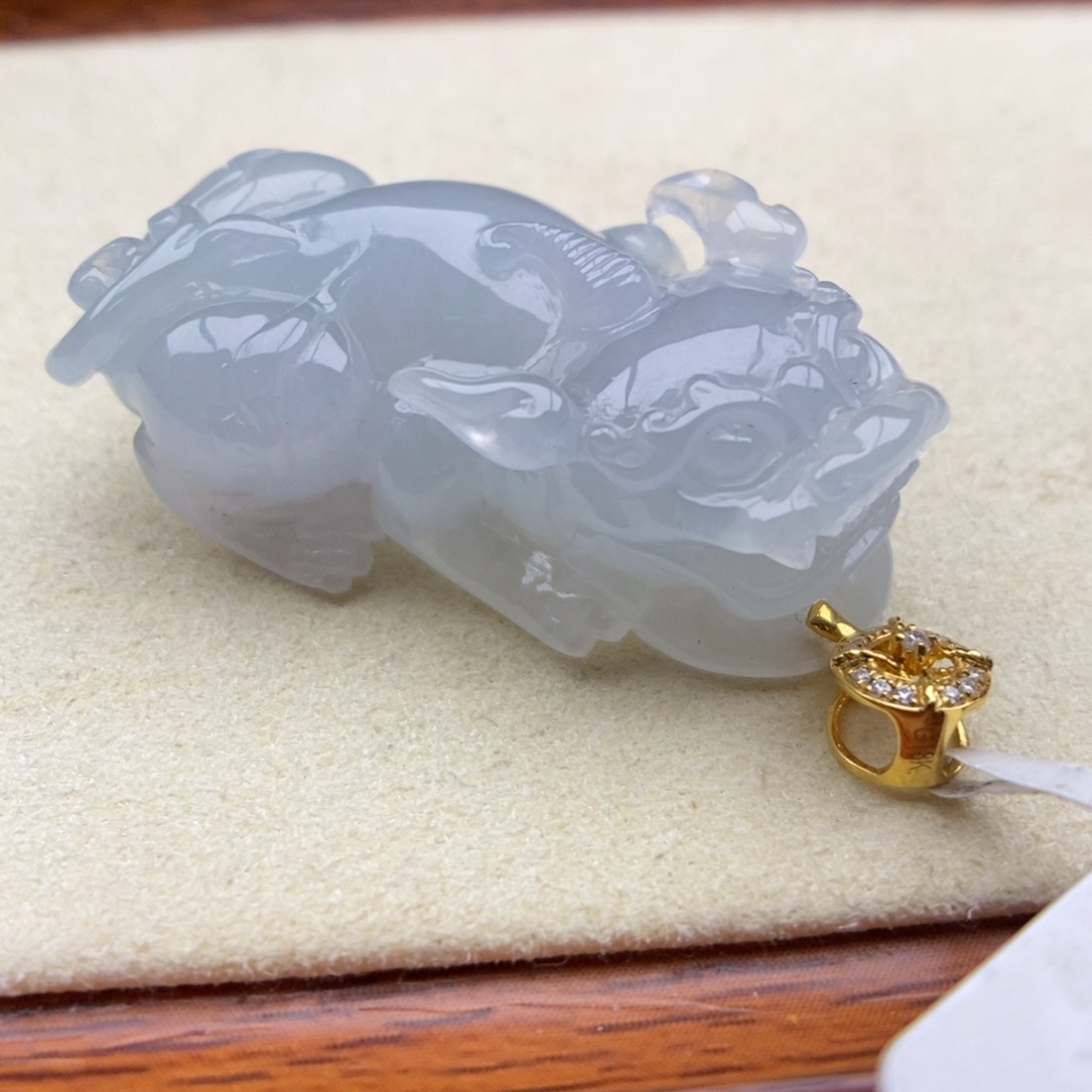 翡翠18K金镶嵌颈饰吊坠17