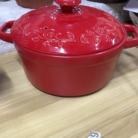 微瑕，明火，口径24高度11有点晃动、3L