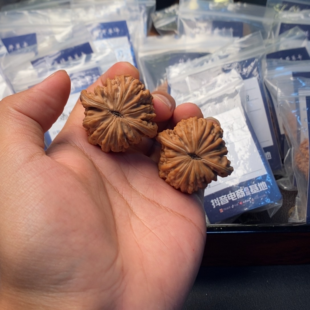 文玩核桃吊坠?****.42汉高楼