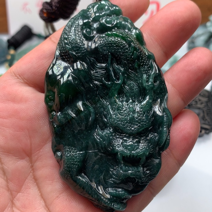 翡翠颈饰未镶嵌保真天然a货翡翠