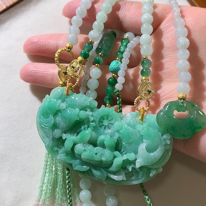 翡翠未镶嵌颈饰翡翠吊坠