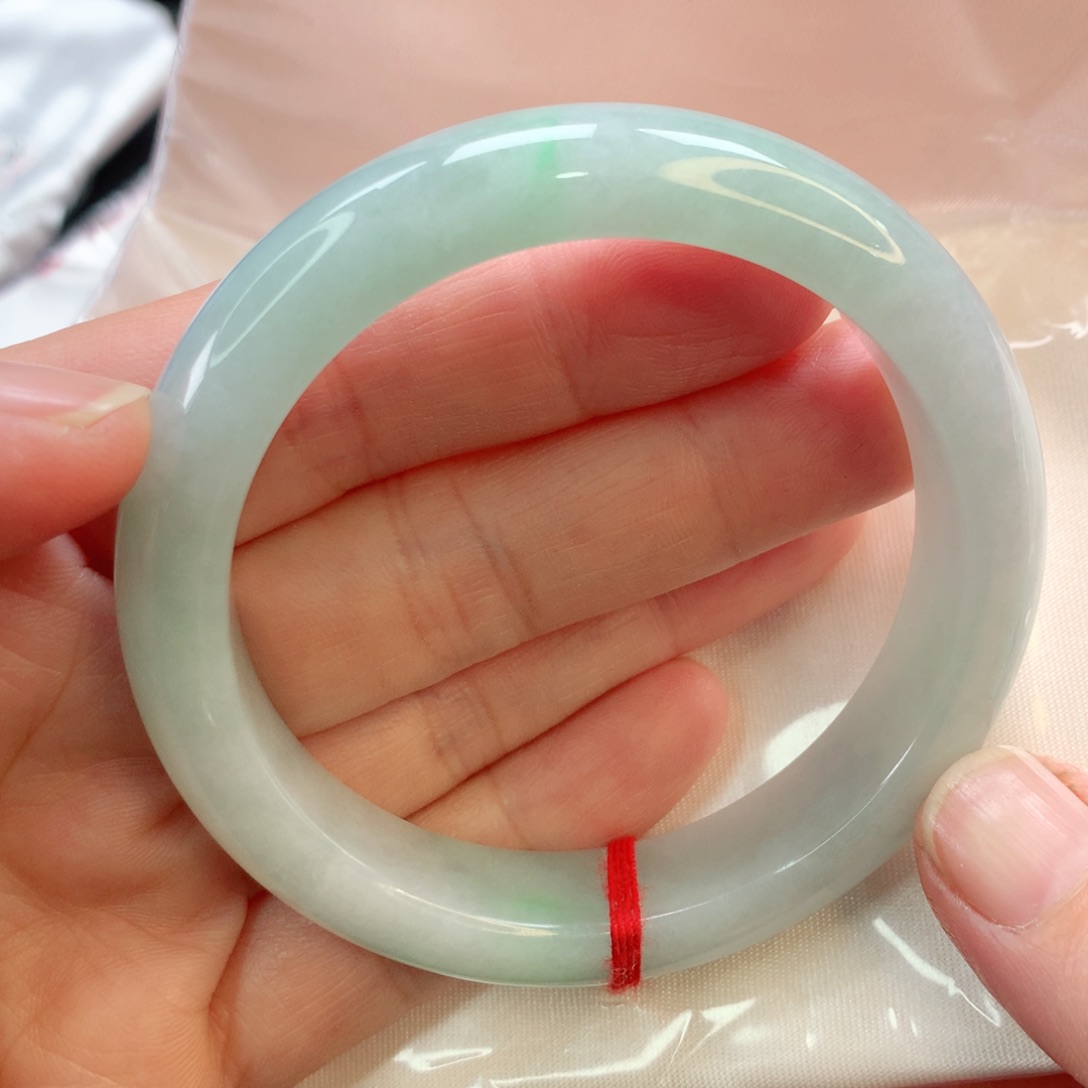 翡翠手镯未镶嵌55.6正