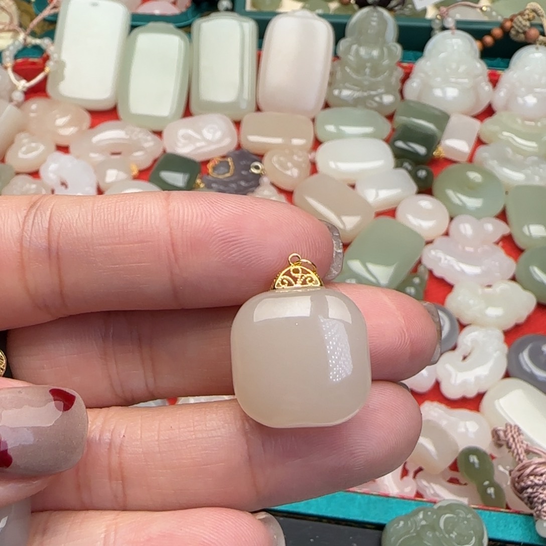 和田玉颈饰未镶嵌陌*莉