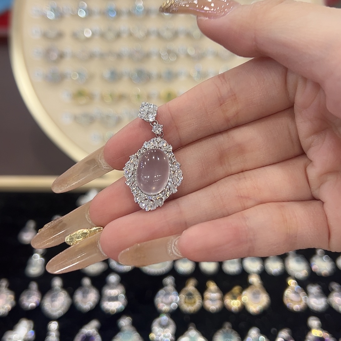 琳***-银S925镶嵌芙蓉石颈饰