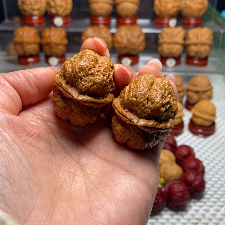 把件文玩核桃2蚂蚁古树开背王