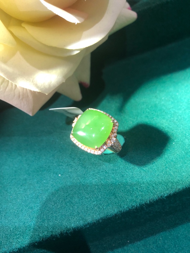 18k碧玉戒指时尚经典苹果绿