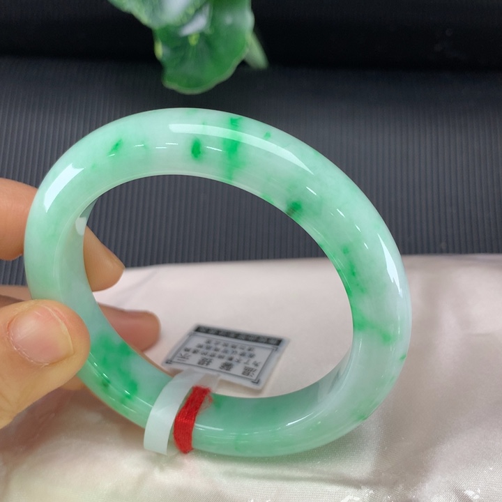 翡翠手镯未镶嵌正圈54