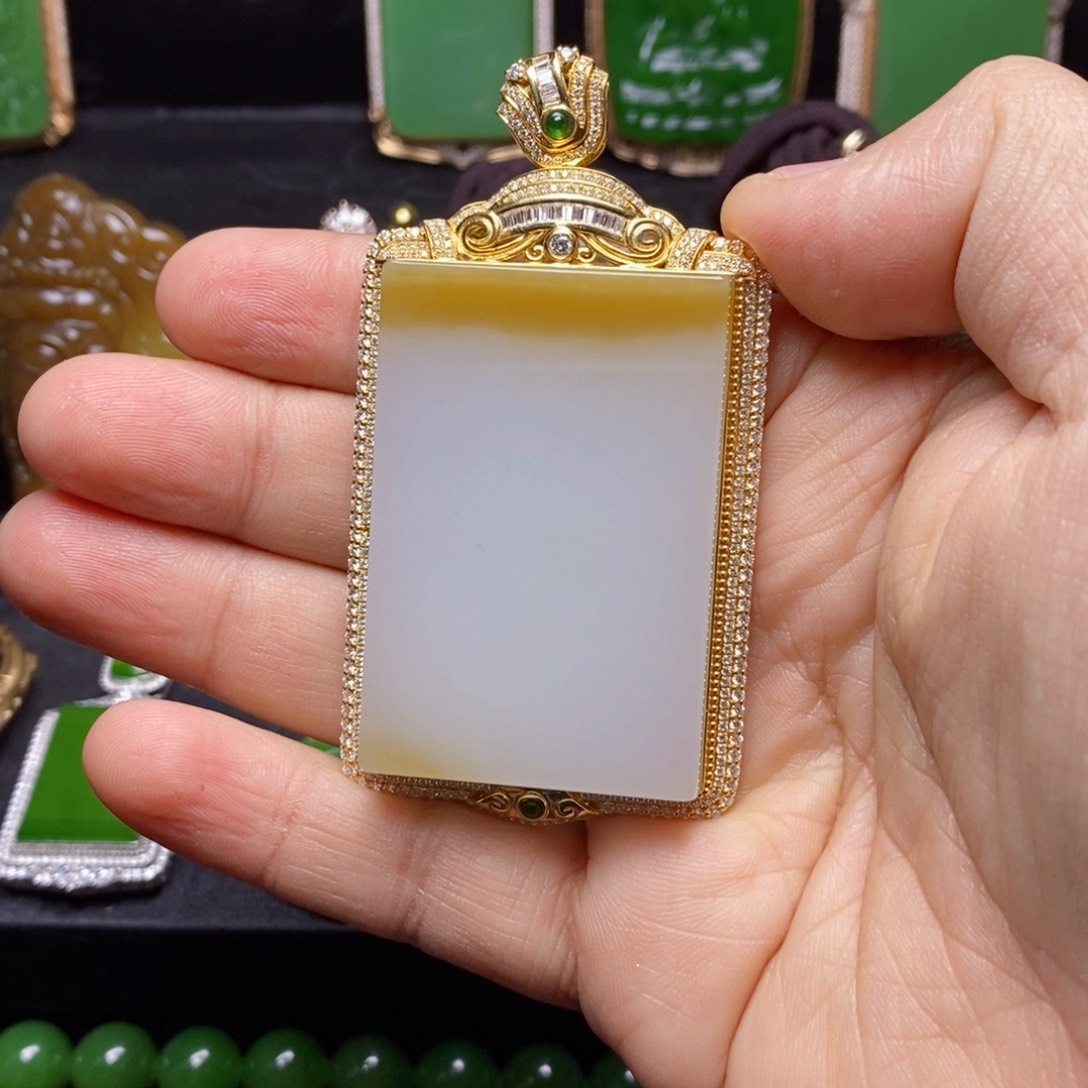 和田玉吊坠(不含链)18K金镶嵌快***天