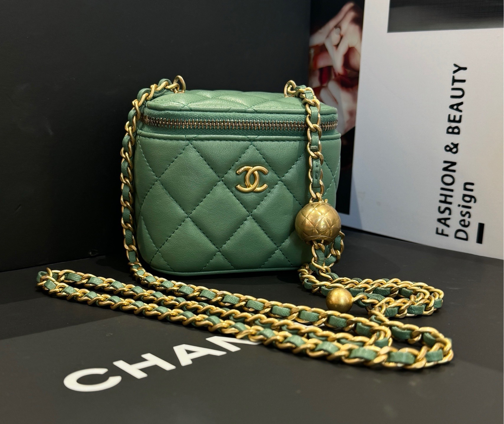 99新 Chanel/香奈儿 香奈儿新款金球绿色mini化妆盒99新/4134