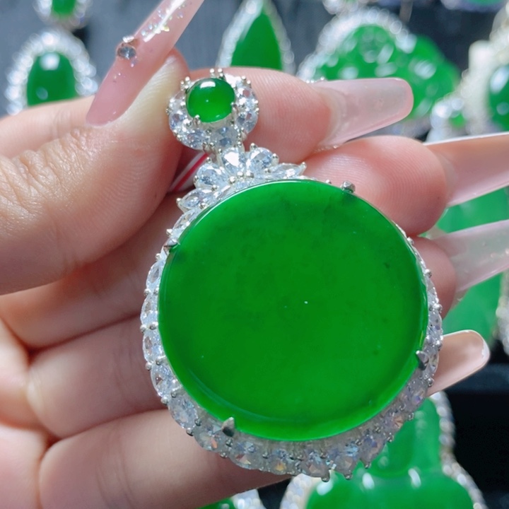 翡翠颈饰银S925镶嵌             