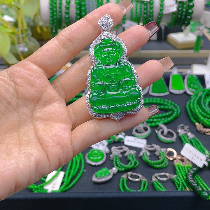 翡翠颈饰银S925镶嵌常****?观音