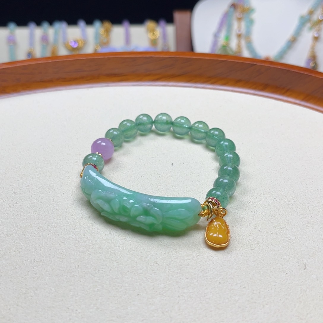 翡翠未镶嵌颈饰天然翡翠