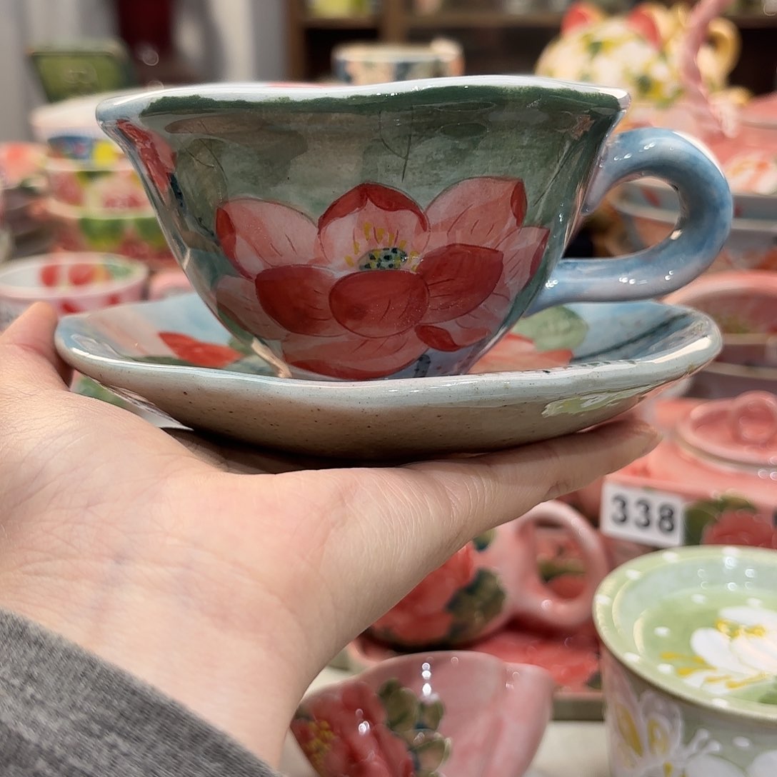 瓷片兔兔盖茨。兔兔好