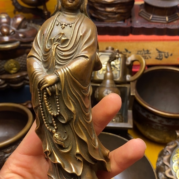 铜器摆件做工精良