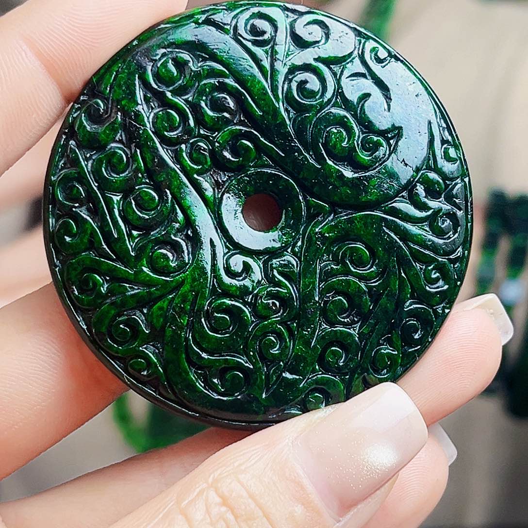 颈饰未镶嵌翡翠多样性