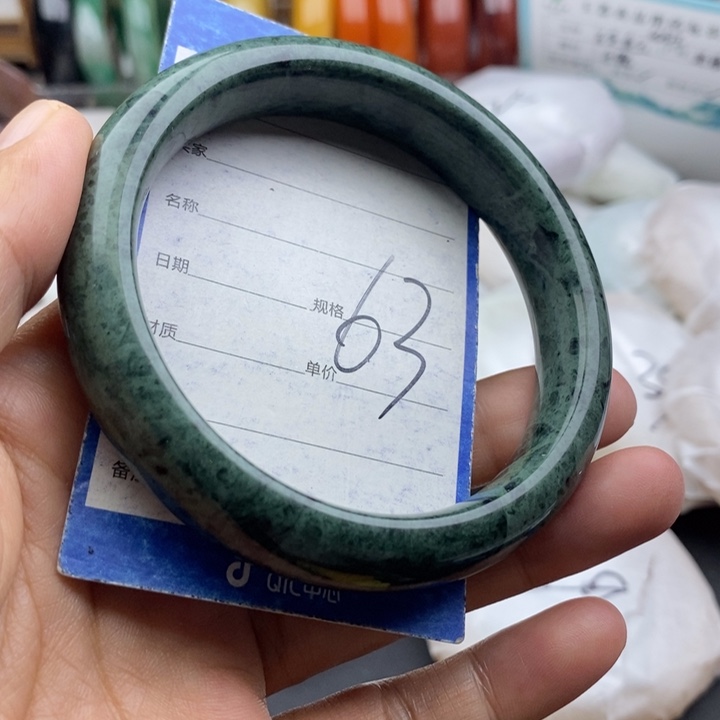 未镶嵌手镯石英质玉