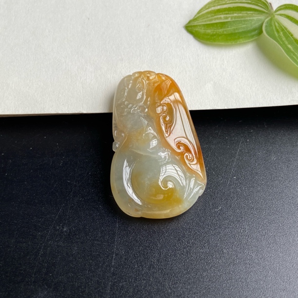 天然缅甸翡翠A货黄翡螭龙吊坠