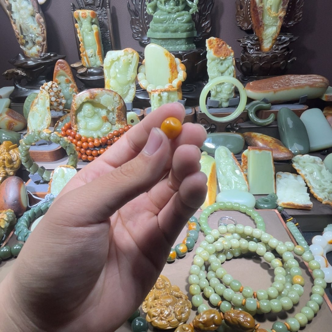 透闪石质玉单珠未镶嵌?**丸