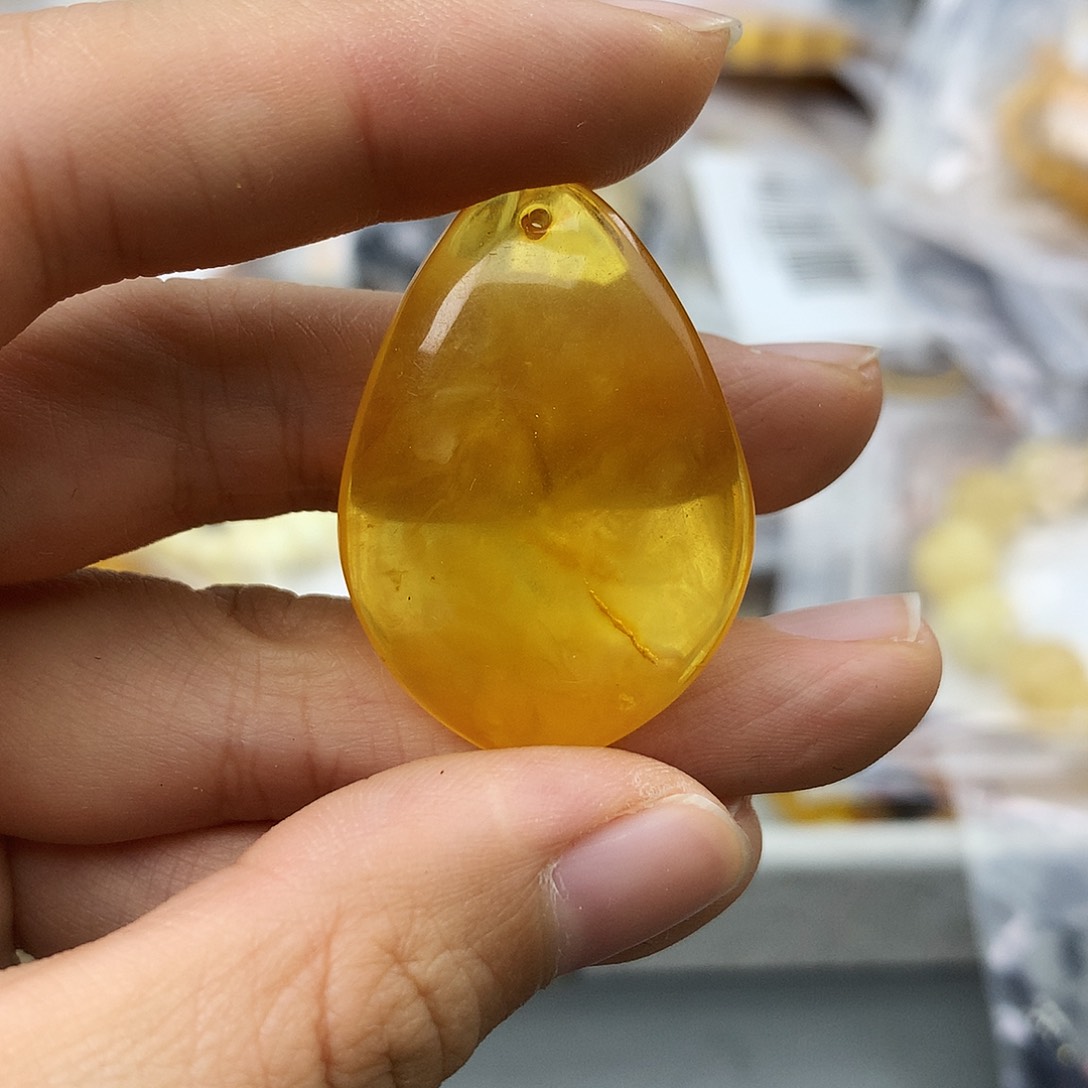 未镶嵌琥珀珠宝奇石