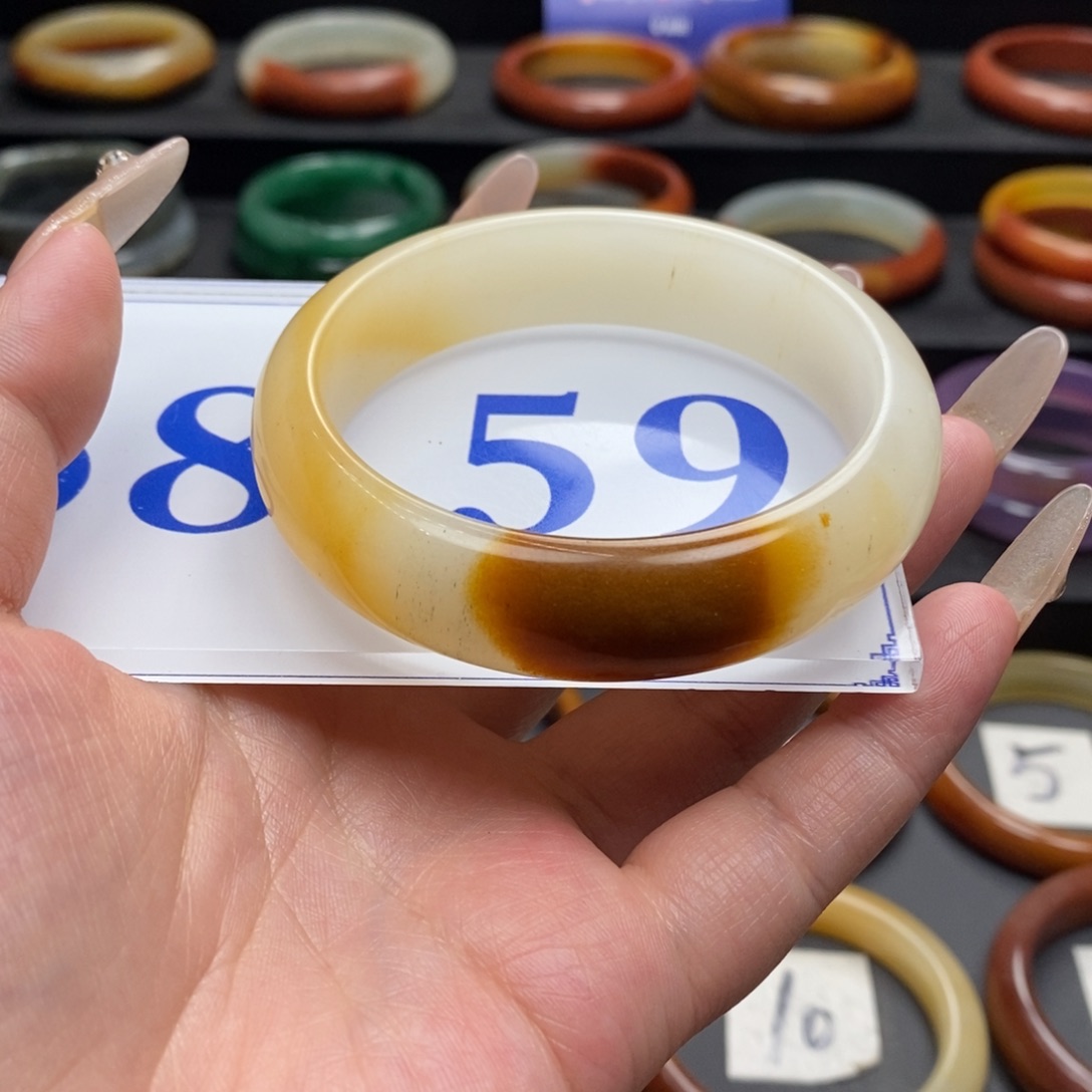 石英质玉（黄龙玉）手镯未镶嵌