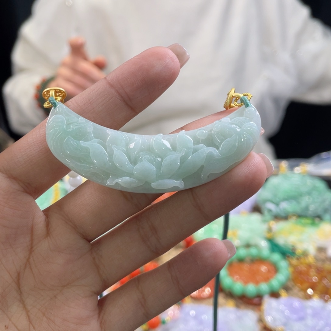 翡翠颈饰未镶嵌代编织